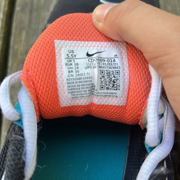 Nike Air Max TN Plus Sneakers - Picture 6 of 6